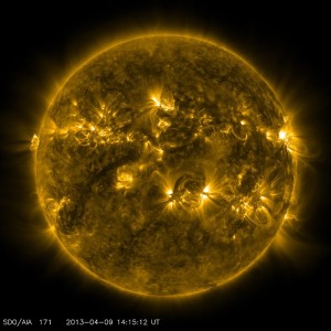 800px-The_sun_is_an_MHD_system_that_is_not_well_understood-_2013-04-9_14-29